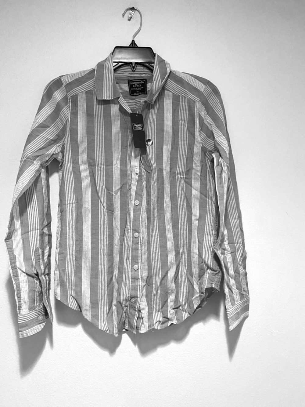 NWT Abercrombie & Fitch Blue Stripe Button-Up Shirt - Women’s Size XS